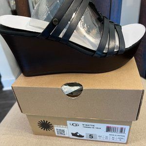 UGG Mattie wedge sandal size 5 Black